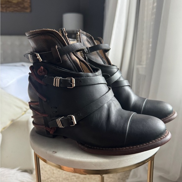 Freebird Black and Brown Ankle Boots - Picture 2 of 9